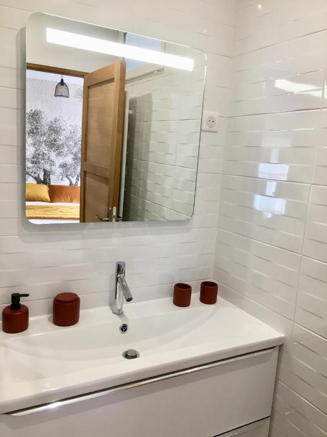 기욤 Les Terres Rouges 06 B&B 외부 사진
