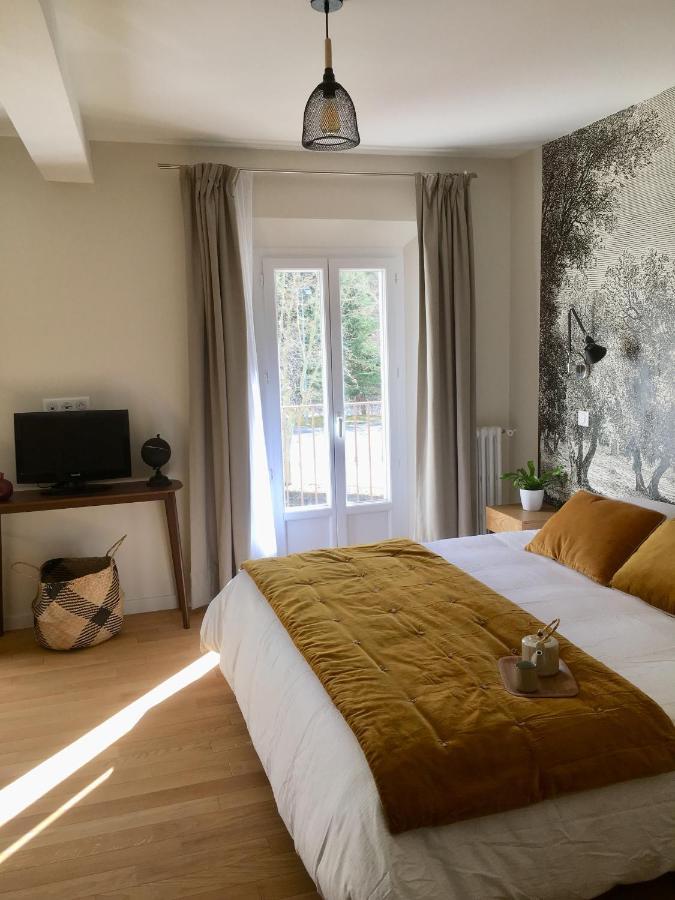 기욤 Les Terres Rouges 06 B&B 외부 사진