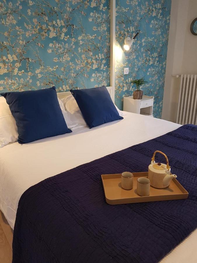 기욤 Les Terres Rouges 06 B&B 외부 사진