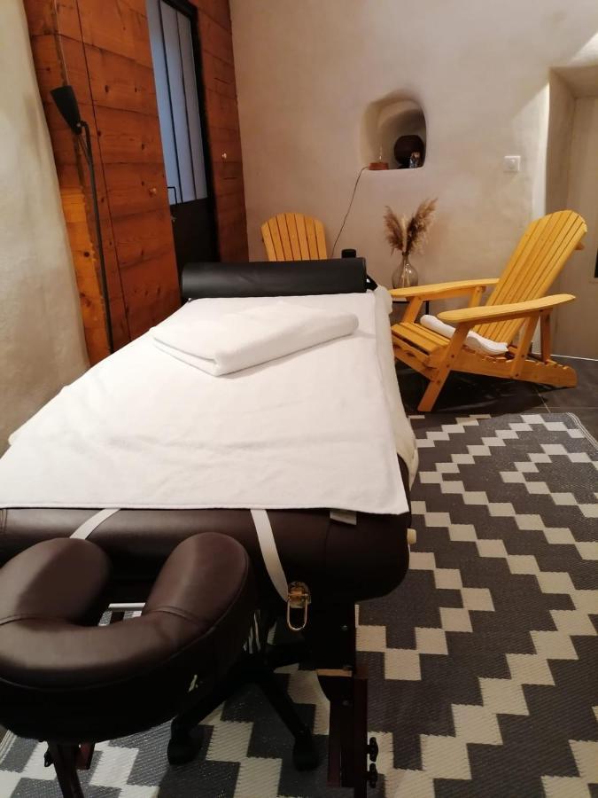 기욤 Les Terres Rouges 06 B&B 외부 사진