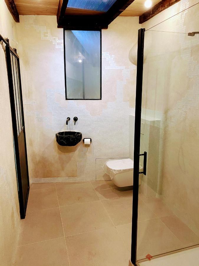 기욤 Les Terres Rouges 06 B&B 외부 사진